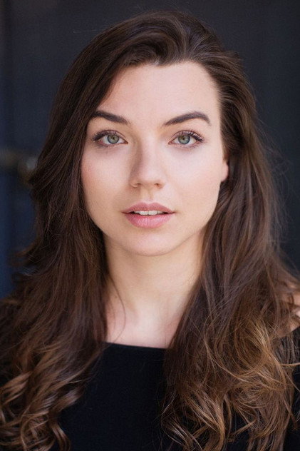 Rebecca Dyson-Smith como Sergeant Karen Brown