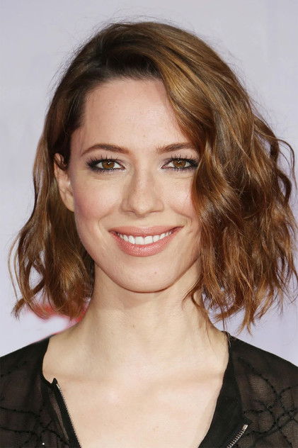Rebecca Hall como Beth