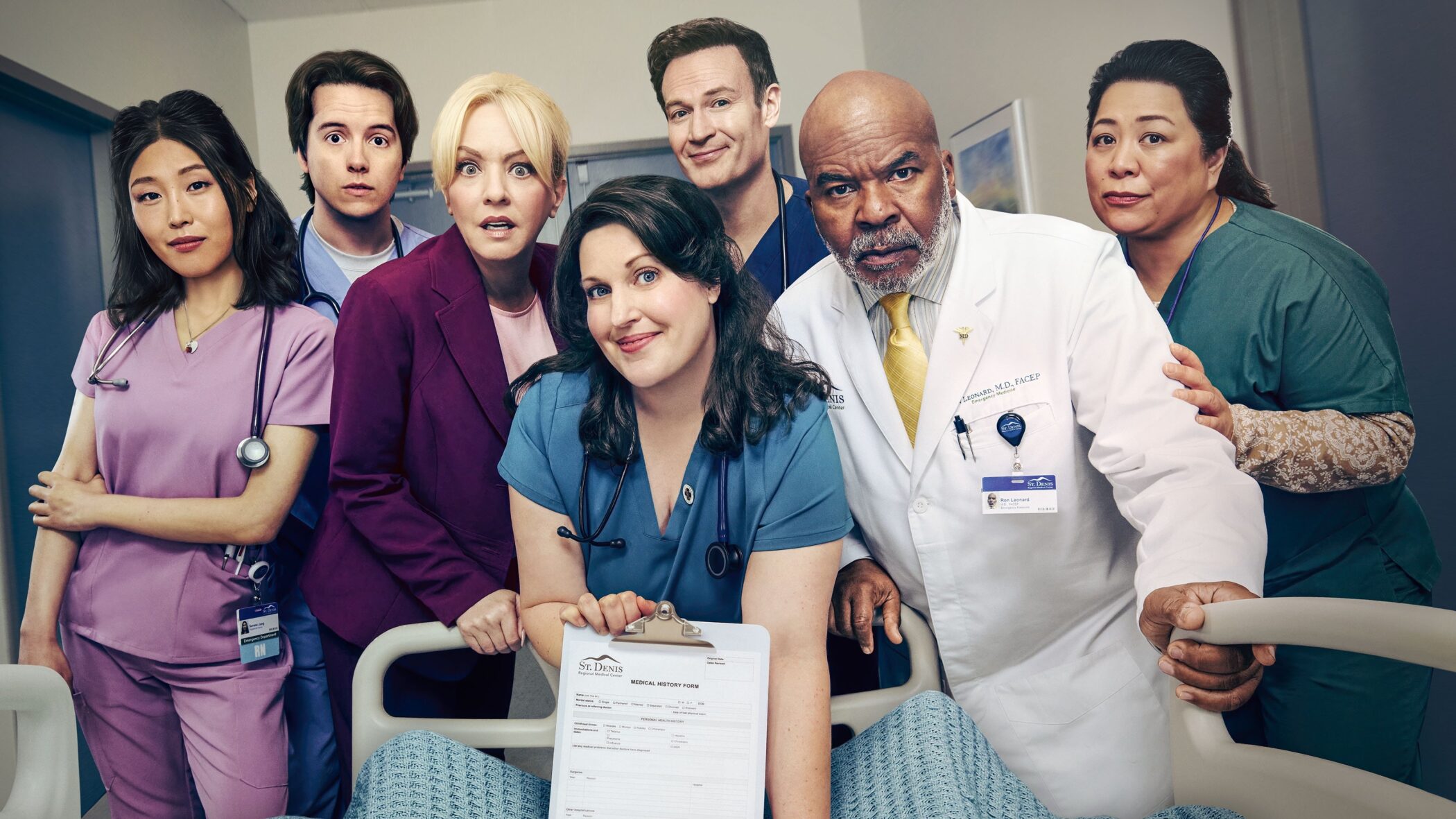 ‘St. Denis Medical’에 합류한 Damon Wayans — TV에서 가장 과감한 코미디에서 가장 따뜻한 작품으로, David Alan Grier와 재회