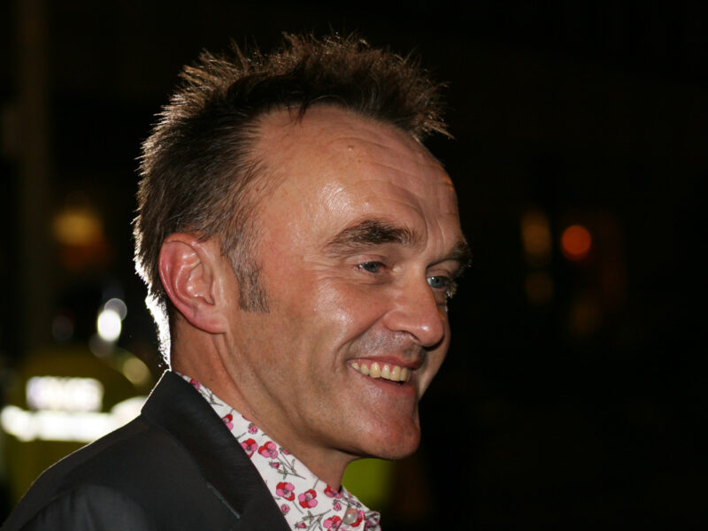 Danny Boyle ouvre Venise avec &lsquo;Ink&rsquo; : le styliste de la vitesse s’empare d&rsquo;une pièce sur Murdoch