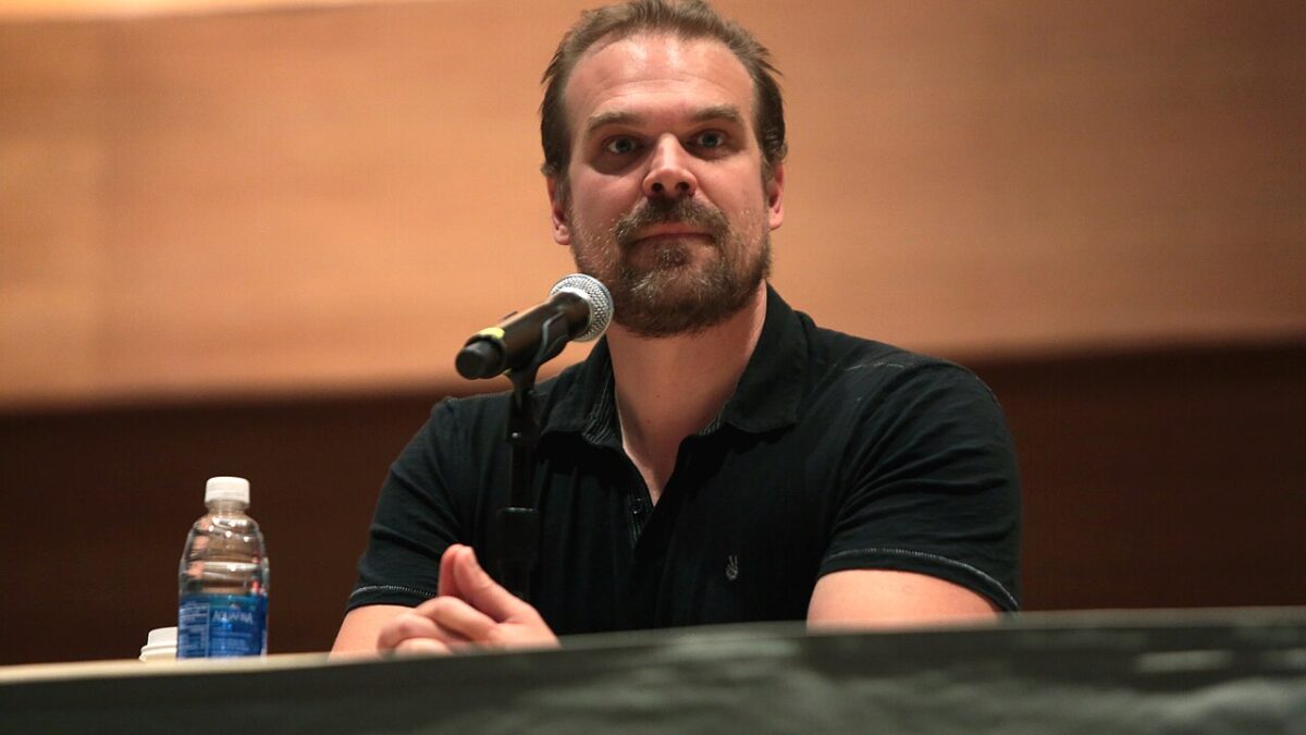 David Harbour, l’attore che per vent’anni è rimasto invisibile prima di diventare il simbolo del padre spezzato