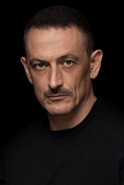 Francisco Boira como Padre Dan