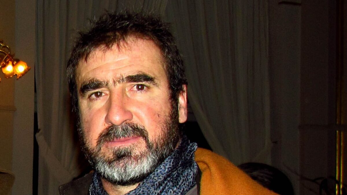 Eric Cantona, o homem que abandonou o futebol quando mais precisavam dele
