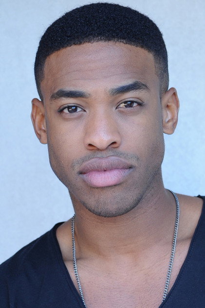 Titus Makin Jr. dans le rôle de Jackson West