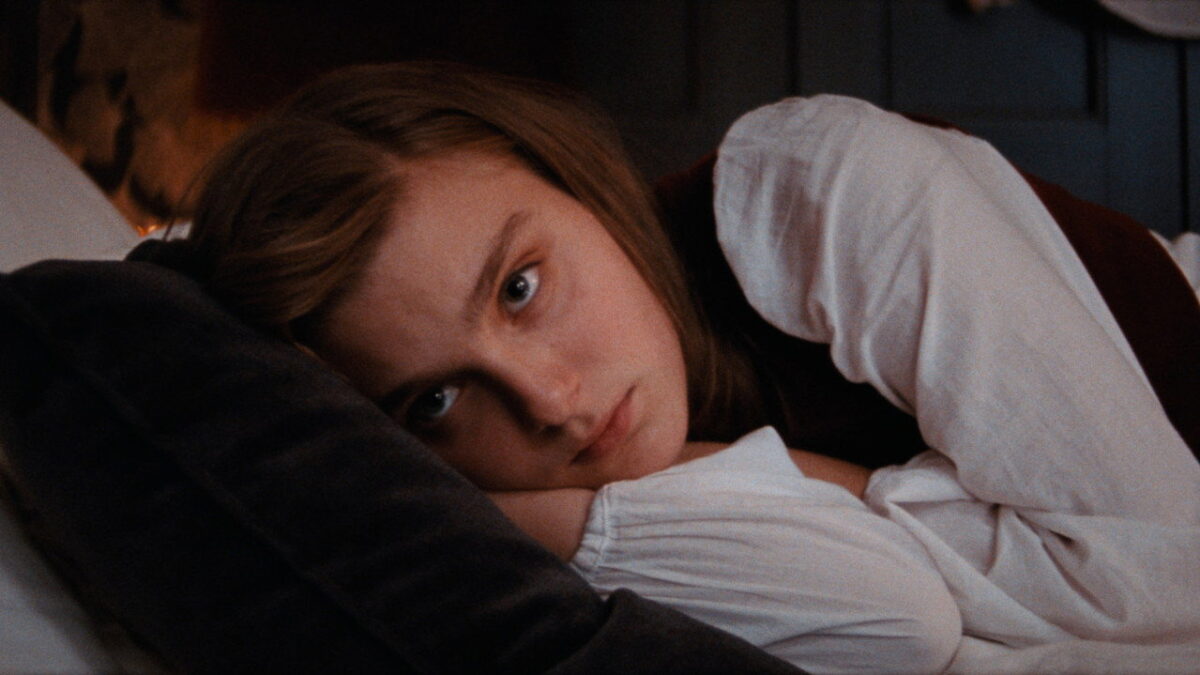 Kateřina Falbrová in the Czech drama Broken Voices (2025)