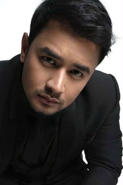 JM de Guzman în rolul Jecs