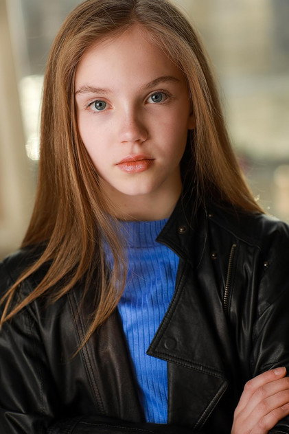 Quinn Aune como Young Mel