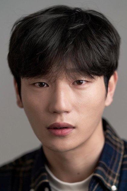 Yeo Dae-hyun as Ri Cheol-ju