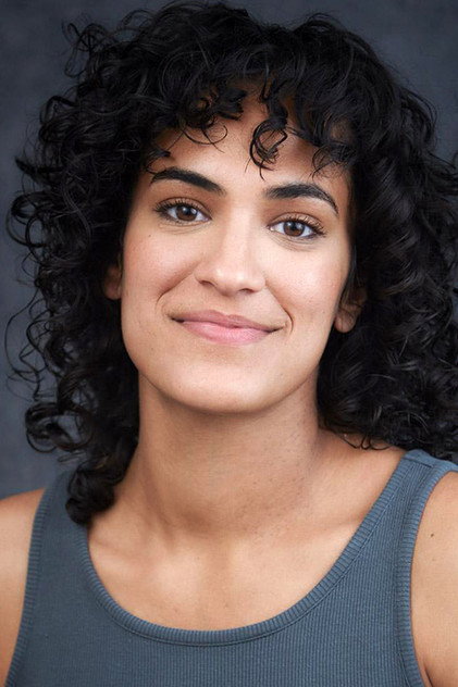 Tiff Abreu nel ruolo di Mindy