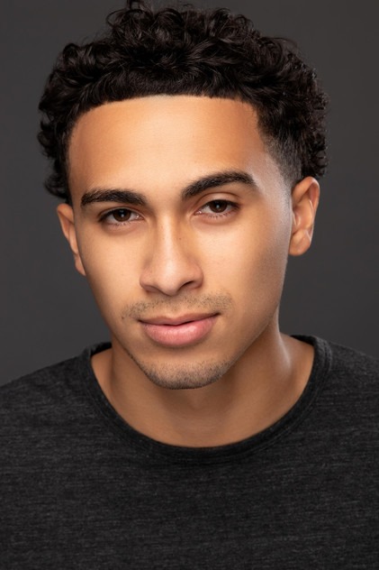 Xavier Smalls dans le rôle de Angel