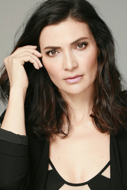 Ana María Orozco como Beatriz 'Betty' Pinzón Solano