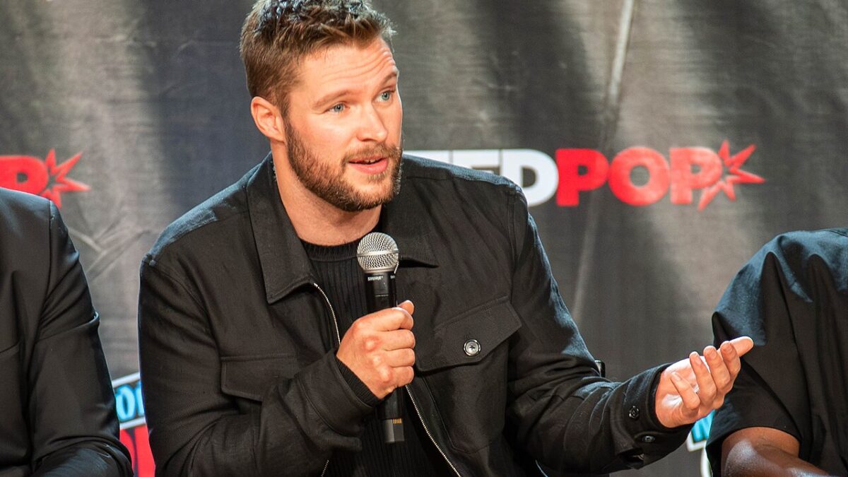 A Amazon MGM aposta que um terror viral do Reddit pode virar prestígio: Jack Reynor se junta a Lily James em «Seasons»