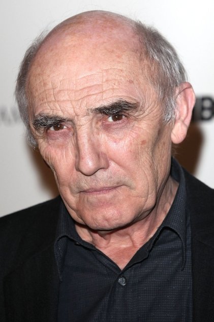 Donald Sumpter dans le rôle de Julian Hereford