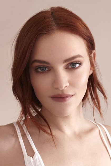 Madeline Brewer som Samantha