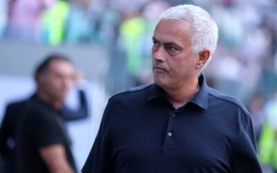 Mourinho reconstruye el Real Madrid desde atrás para ganar la batalla táctica al Barcelona de Flick