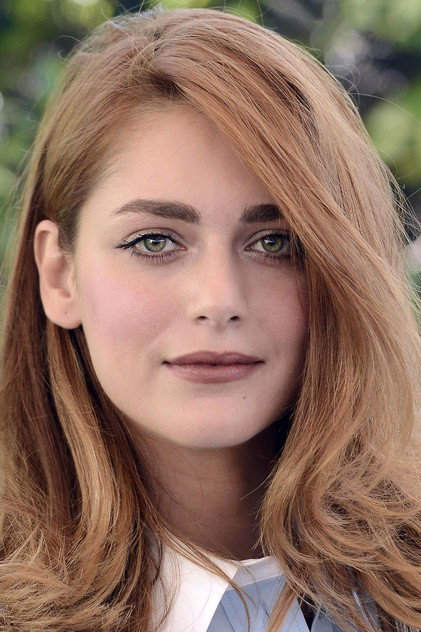 Miriam Leone como Anna