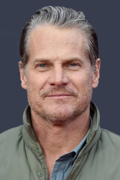 Brian Van Holt como Detective Ortega