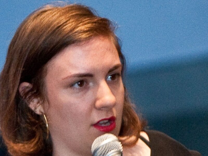 Lena Dunham tái hiện ‘Thế giới của Christina’: thân thể mà Andrew Wyeth đã giấu