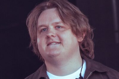 Lewis Capaldi encerra a turnê de sua volta no Wythenshawe Park