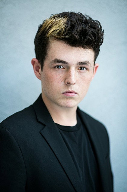 Brock McKinney som Aaron