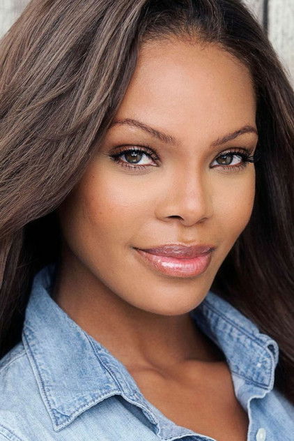 Crystle Stewart dans le rôle de Mallory