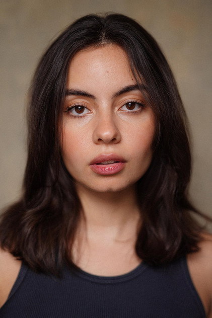 Tara Atalla 역 Nadeen