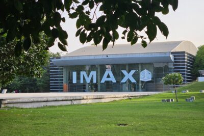 Il fossato di IMAX: perché l’ultimo vero vantaggio del cinema poggia su 30 proiettori a pellicola