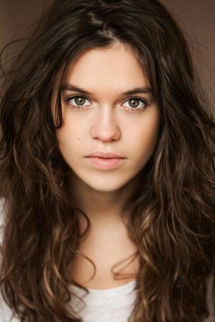 Sabrina Bartlett como Prisha
