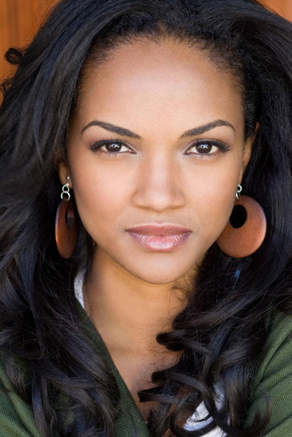 Mekia Cox dans le rôle de Nyla Harper