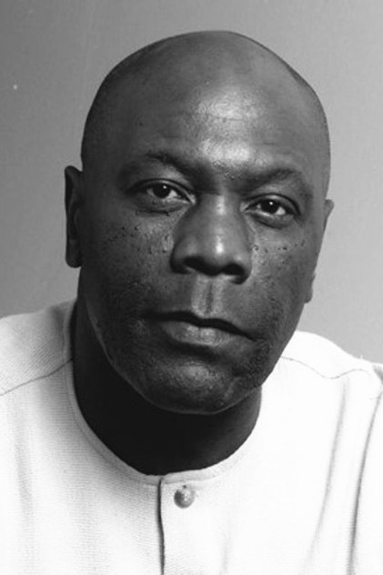 James Gaylyn como Dr. Bill