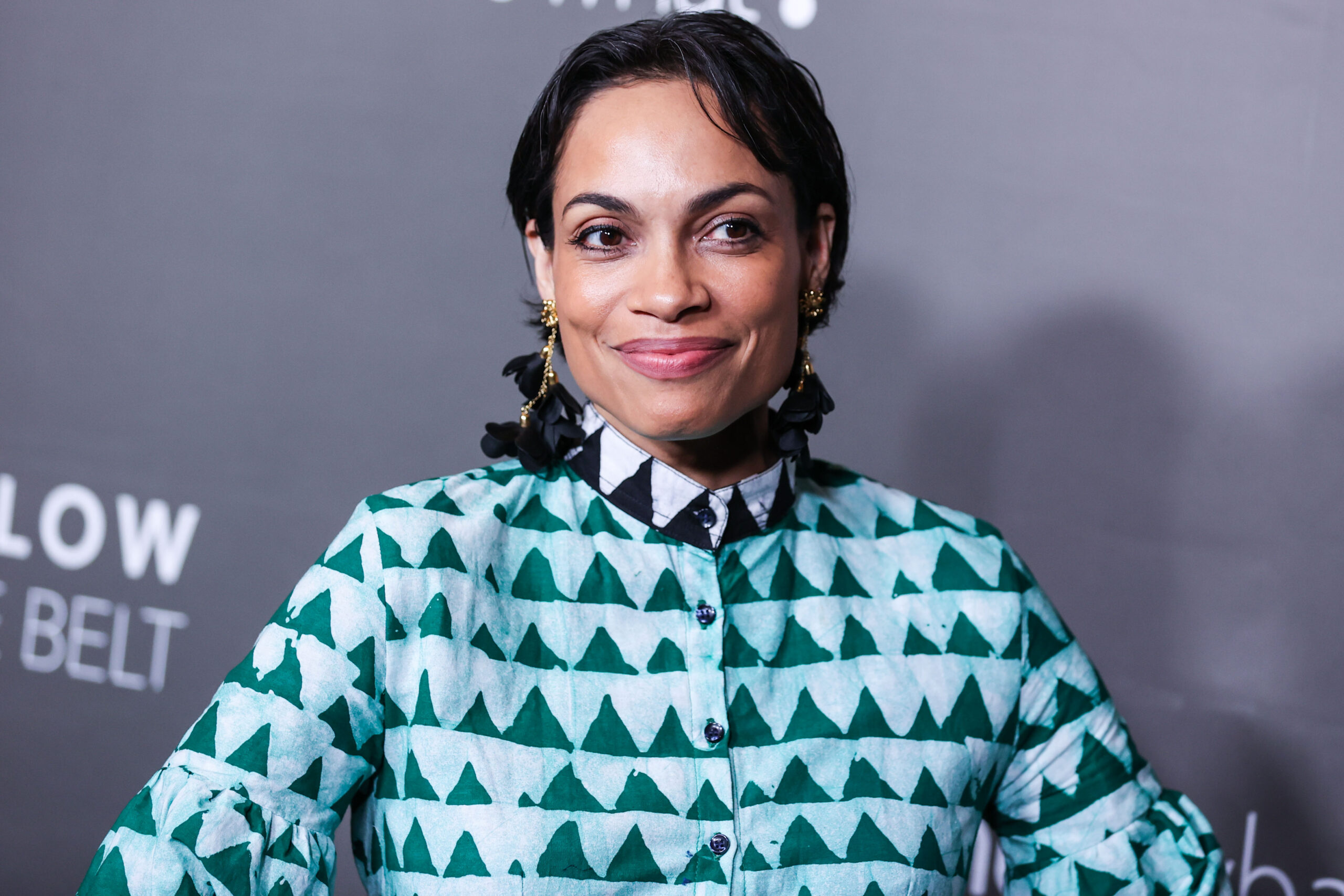 Rosario Dawson filmou Brand New Day e foi cortada enquanto todos os heróis da Netflix permaneceram