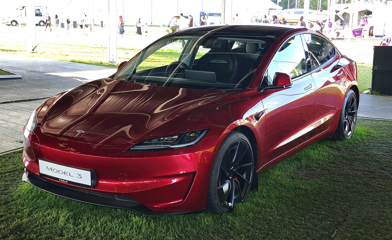 China obriga a Tesla ao maior recall de sempre e a recuar no design que a tornou famosa