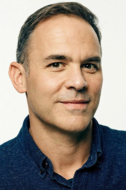 David Gelles como Self - Author and Journalist, The New York Times