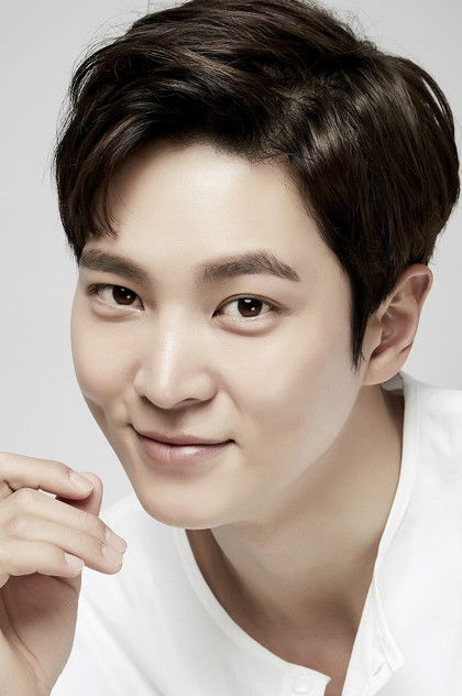 Joo Won as Carter Lee