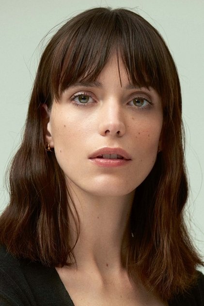 Stacy Martin como Madelyne