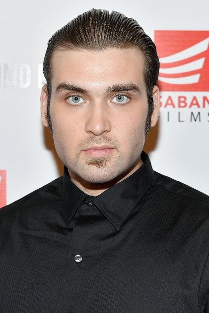 Weston Cage como Caesar Monto