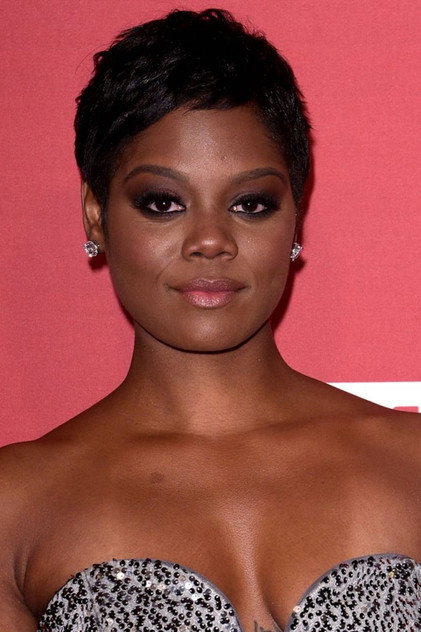 Afton Williamson dans le rôle de Talia Bishop