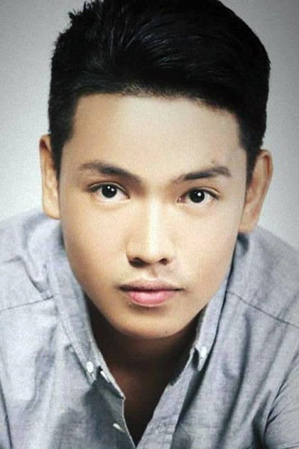 Calvin Reyes como Macky