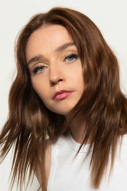 Jessica Barden dans le rôle de Nance O’Neil