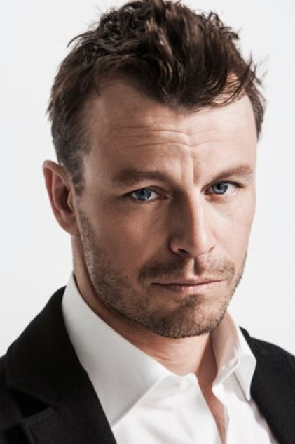 Peter Franzén como Tage Vibenius