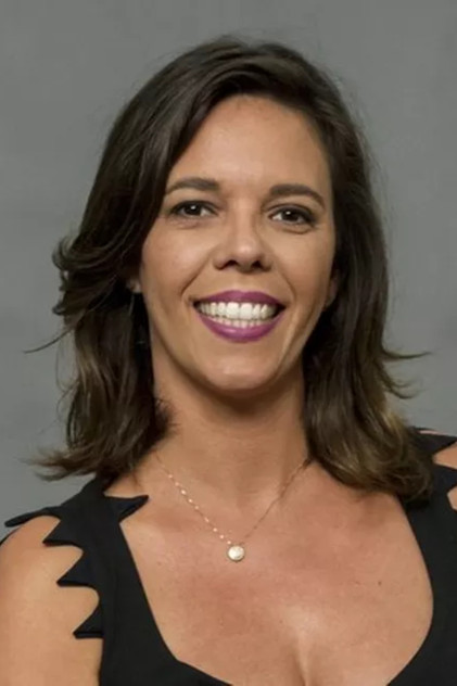 Flávia Reis as Milu