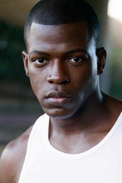 Cedric Sanders as Officer Mark