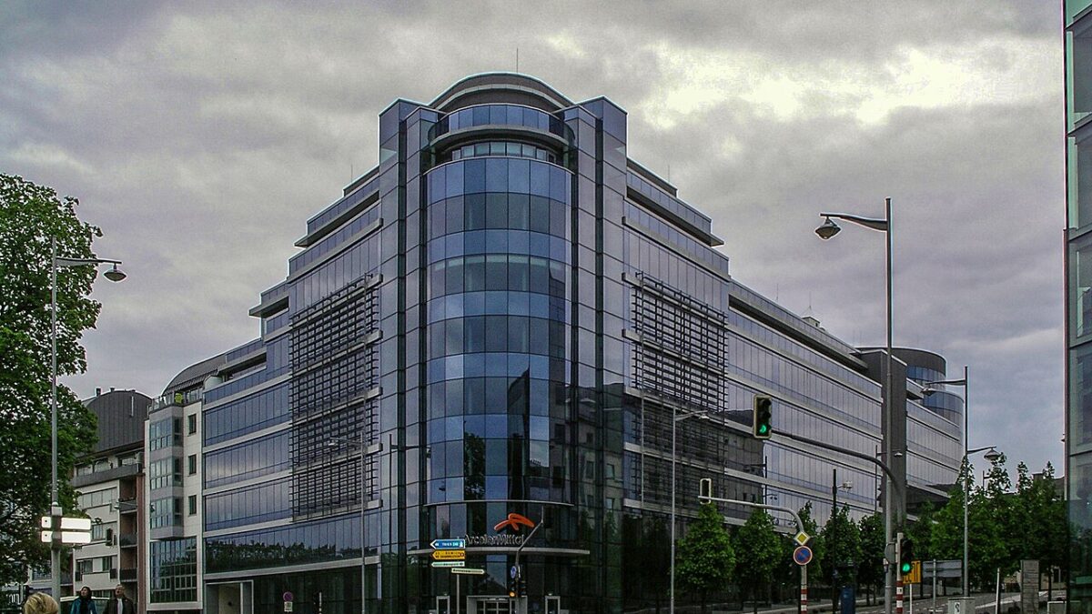 Ataques rusos obligan a ArcelorMittal a cerrar Kryvyi Rih y golpean el acero europeo