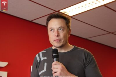 X assegura em tribunal o nome ‘Twitter’, mas as palavras de Musk custam-lhe o logótipo do pássaro