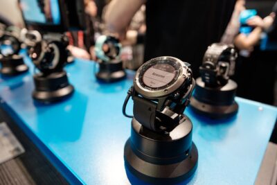 Garmins Cirqa Smart Ring taucht in 10 Varianten auf — auf dem Weg ins Revier von Oura