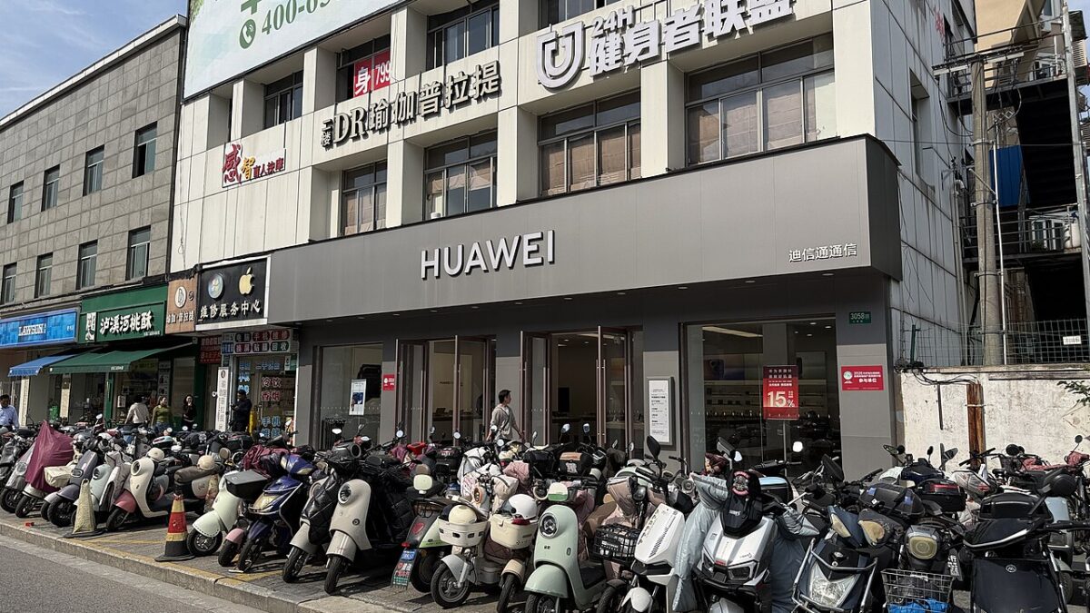 El teléfono tri-doblable de Huawei de $3,000 es el primero con pantalla de privacidad en hardware