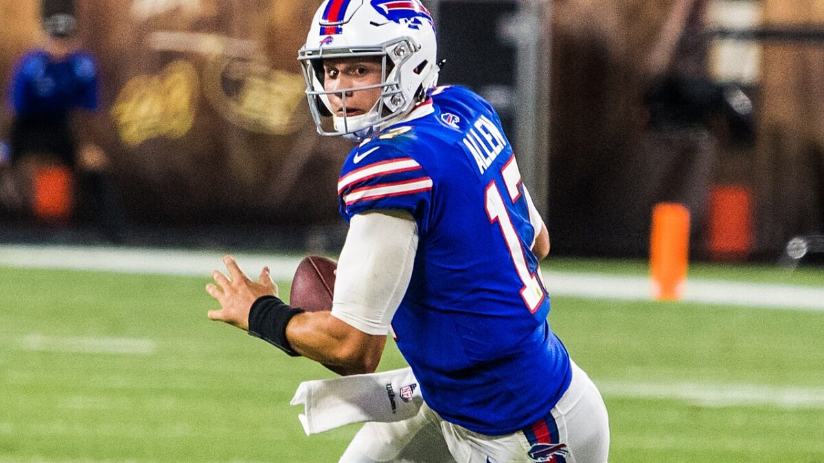 Josh Allen inaugure le nouveau stade des Bills avec cinq touchdowns et porte encore Buffalo