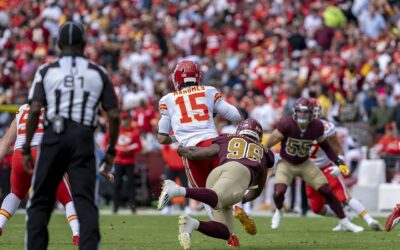Kenneth Walker III atropela o Denver na estreia pelos Chiefs, mas o touchdown de Mahomes se jogando é a jogada que deve preocupar Kansas City
