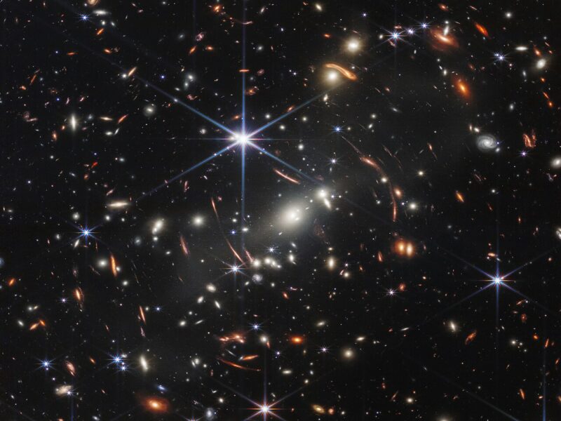 JWST halla un objeto 100.000 millones de veces más brillante que una estrella — no es una estrella
