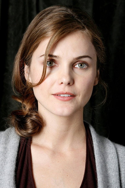 Keri Russell como Ambassador Kate Wyler